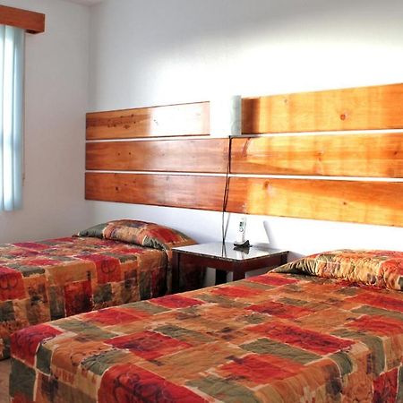 Mai'Ana Airport Plaza Aparthotel Tamuning Esterno foto